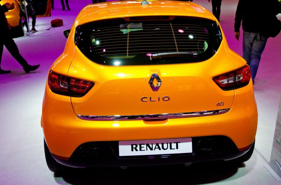  Renault Clio 2013 года  (фото 30 из 90)